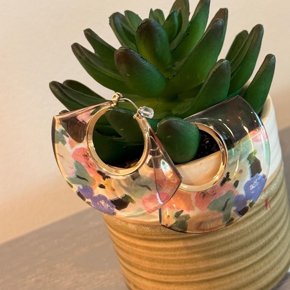 Elegant Brown Earrings with Unique Design - Picture 6 of 7